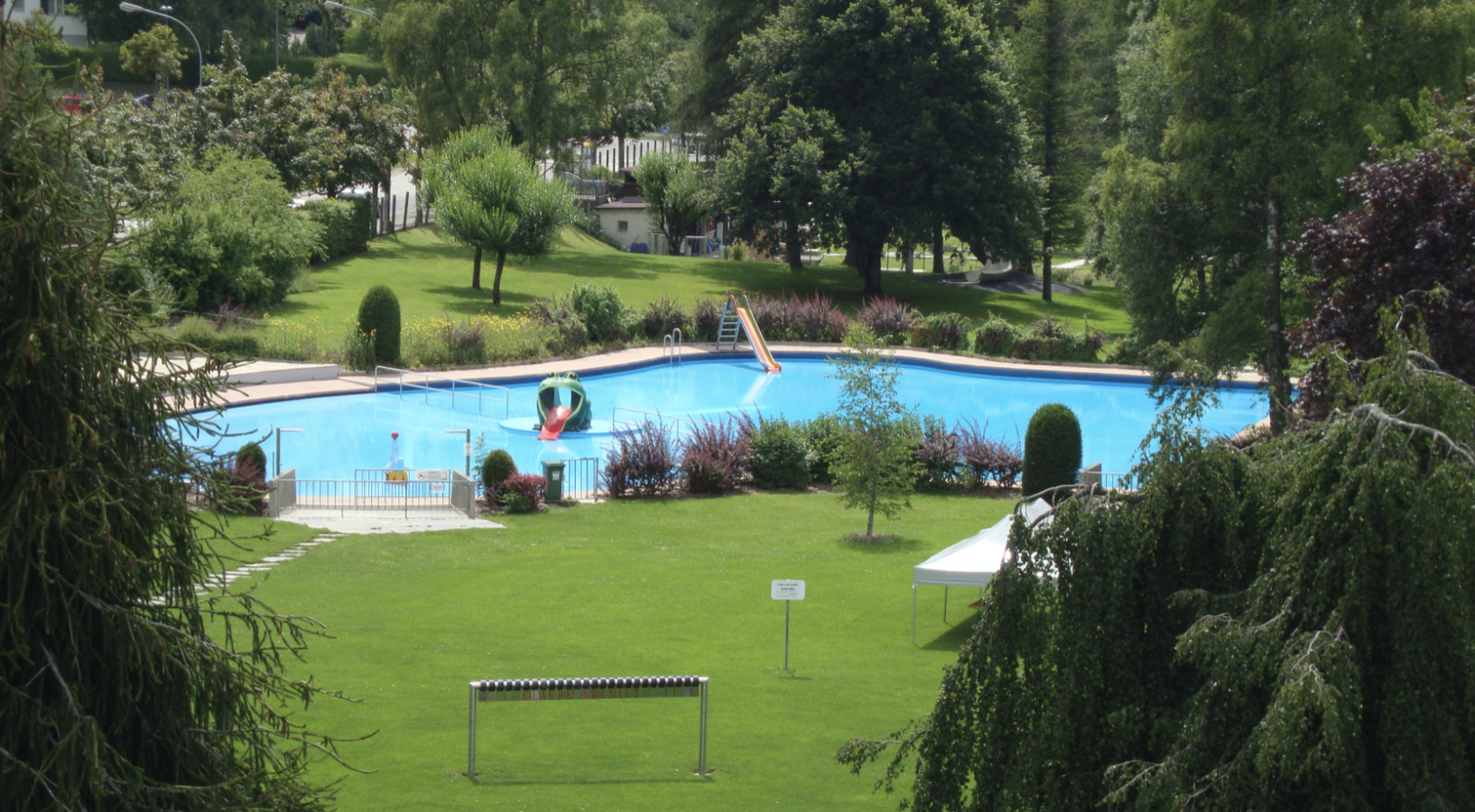 LE CENTRE AQUATIQUE DES MELEZESA LA CHAUX-DE-FONDS