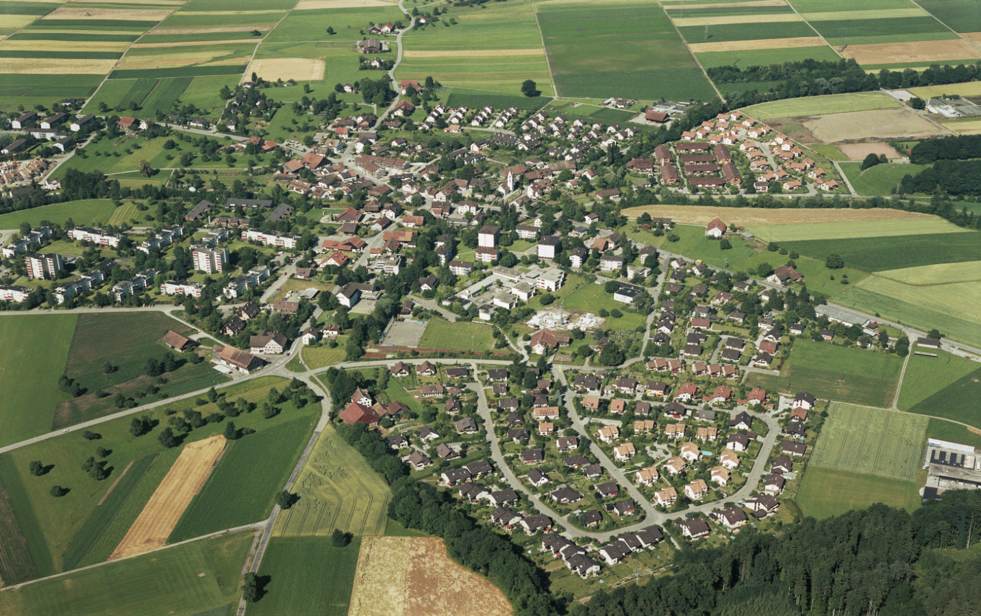 Gesamtleistungswettbewerb Gemeindehaus mit Wohnbau