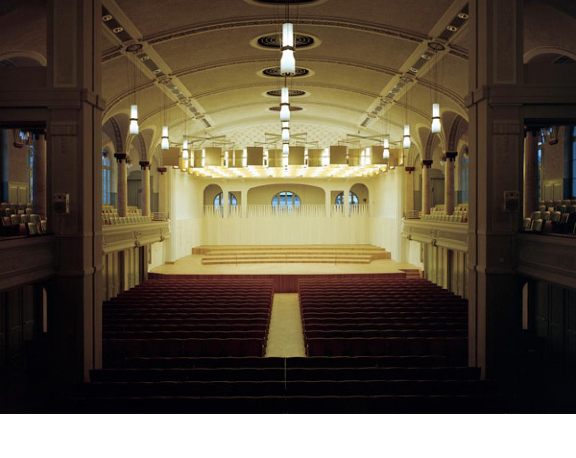 Tonhalle St.Gallen, Verbesserung an der Bühne und Akustik